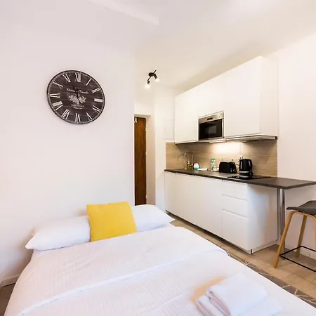 Apartament Metro Racławicka Happy Studio *